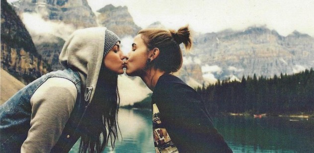 two-girls-kissing